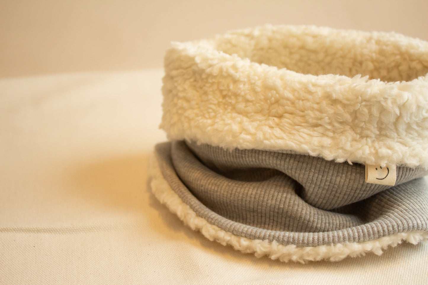 Schön warmer Loopschal mit Teddyfell für Kinder in verschiedenen Farben