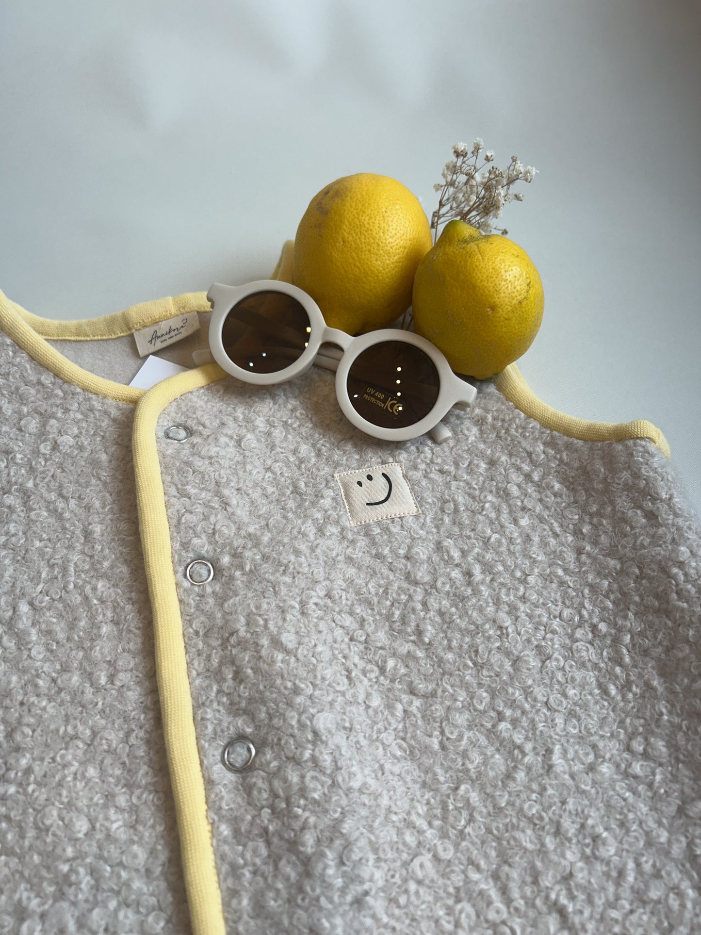 Weste aus Bouclé für kleine Entdecker