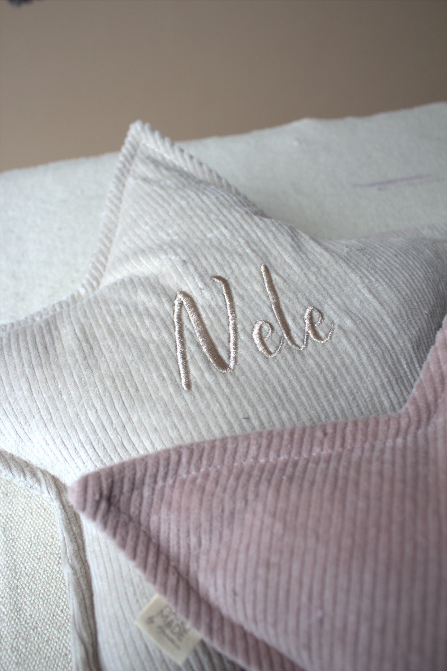 Personalisiertes Sternenkissen aus Cord