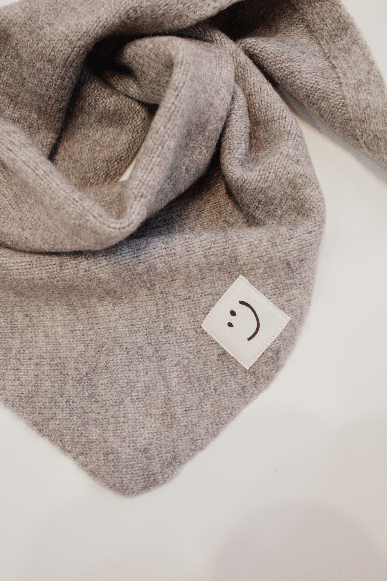 Dreieckstuch Grau aus 100 % Cashmere für kleine Trendsetter