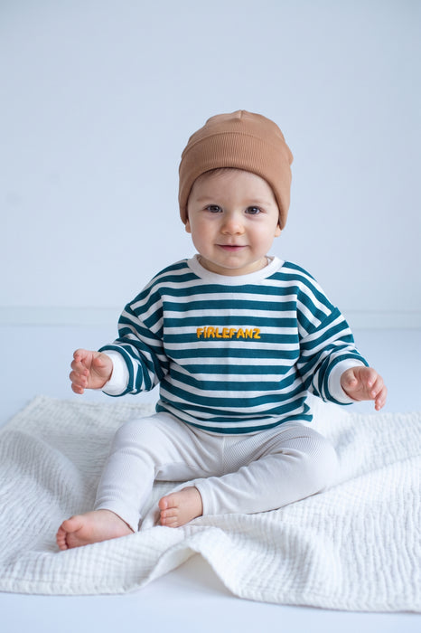 Grün gestreifter Sweater – Schlicht, Modern und Gemütlich
