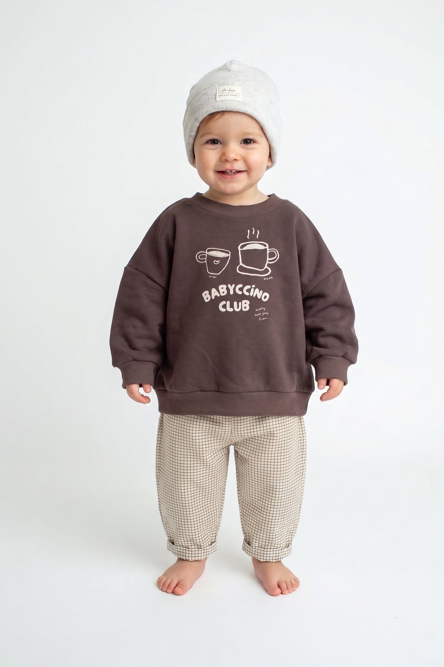 Outfit Set aus Sweater, Hose und Beanie | Annikora X Jessica Scholz