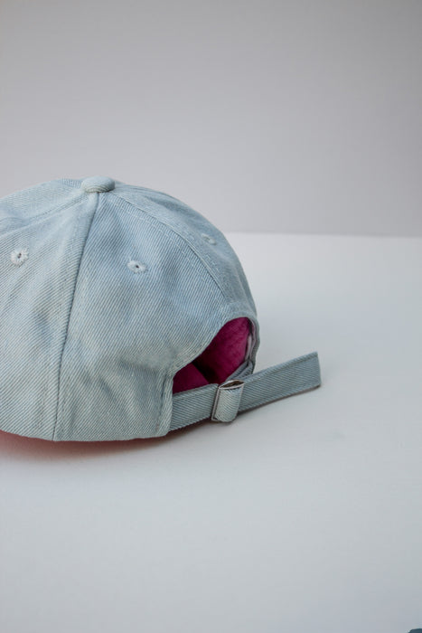 Lässige Jeans Cap mit süßer Dackel Stickerei