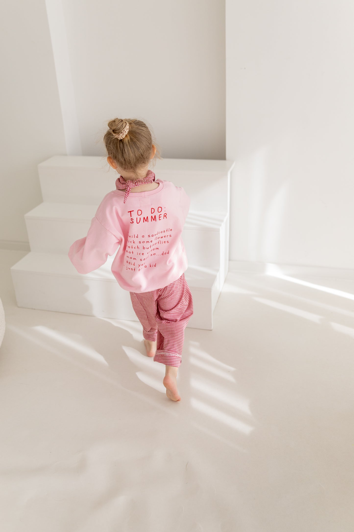 Outfit Set aus Sweater, Hose und Halstuch | LITTLE SUMMER CLUB | Annikora x Jessica Scholz