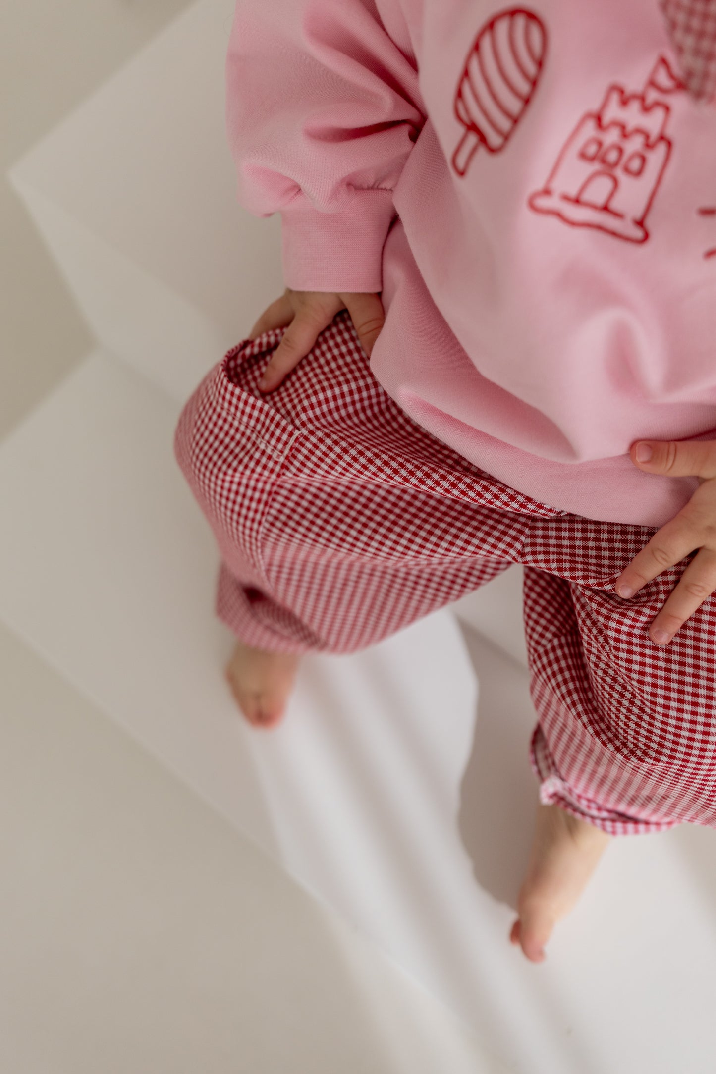 Weite barrel Fit Hose rot kariert | LITTLE SUMMER CLUB | Annikora x Jessica Scholz