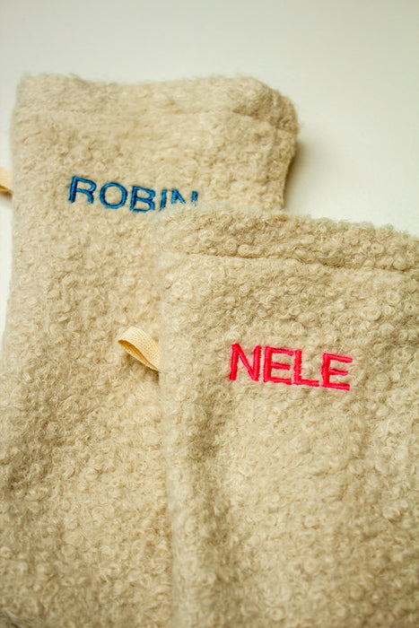 Hübscher personalisierter Nikolausstiefel aus Boucle