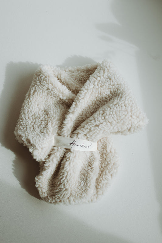 Flauschiger Teddyschal aus 100 % Baumwolle für kleine Entdecker