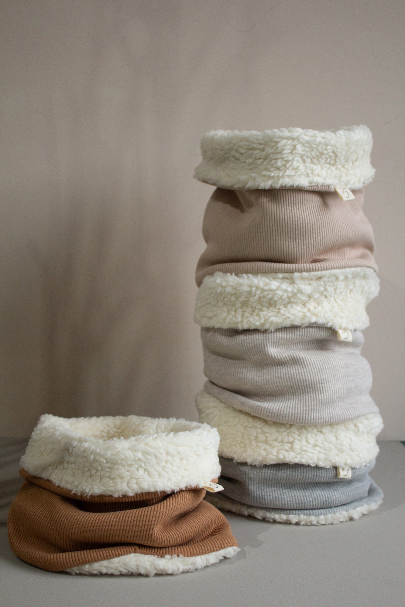 Schön warmer Loopschal mit Teddyfell für Kinder in verschiedenen Farben