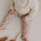 Stylischer Sweater mit neonpinken "hej"-Print – Modern, Gemütlich und Einzigartig