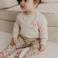Stylischer Sweater mit neonpinken "hej"-Print – Modern, Gemütlich und Einzigartig